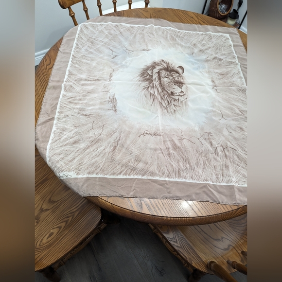 Siwbo scarf with lions head. Natural colours. Has a hand stitched rolled hem. - Picture 5 of 9